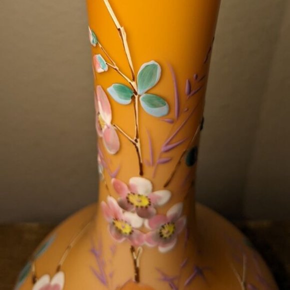 19th-Century Harrach Czech (Bohemia) Opal Vase -  Antique 11"- Hand-Enameled - Picture 7 of 16